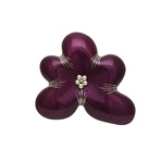 身につける漆 蒔絵のアクセサリー ブローチ 花 中 箔紫色 坂本これくしょんの艶やかで美しくとても軽い「和木に漆塗りのアクセサリー」より、大人の女性にお使いいただきたい存在感ある wearable URUSHI accessories Brooch  Hana middle foil purple color ふっくらと満ち足りた量感を持ったような雰囲気を醸し出しているフォルムに艶やかでありながら透明感のある香り立つような箔紫色が美しい上品で華麗なペンダントブローチ。プラチナ箔で花びらの線を花芯は銀の粒で立体感を出しました。  #漆アクセサリー #漆のアクセサリー #軽いアクセサリー #漆のブローチ #Brooch #BroochHana #お花のブローチ #花ブローチ #紫ブローチ #古希プレゼント #wearableURUSHI #身につける漆 #漆塗り #軽さを実感 #坂本これくしょん