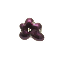 身につける漆 蒔絵のアクセサリー リング 花 箔紫色 坂本これくしょんの艶やかで美しくとても軽い和木に漆塗りのアクセサリー SAKAMOTO COLLECTION wearable URUSHI accessories Ring  flower foil purple インパクト・存在感が感じられ指を包み込むようなフォルム、金箔で花びらの線を、花芯は銀粒で立体感、可憐なすみれのような雰囲気で軽やかな装いに合わせやすのもポイントです。  #リング #Ring #花リング #箔紫色 #金箔蒔絵 #蒔絵のリング #すみれの花 #インパクトがある #デザインリング #漆のアクセサリー #漆塗り #身につける漆 #坂本これくしょん #会津  イメージ写真1