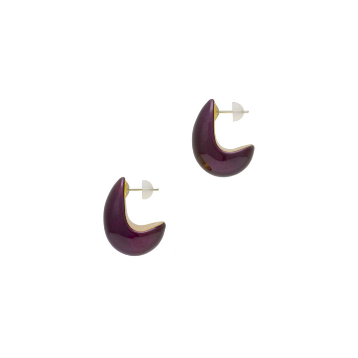 身につける漆 漆のアクセサリー ピアス 月の勺 坂本これくしょんの艶やかで美しくとても軽い和木に漆塗りのアクセサリー SAKAMOTO COLLECTION Wearable URUSHI Accessories Pierce moon of ladle foil purple 使いやすい形に上品で奥行き感のある香りたつようなパープルカラー、耳を包み込むような程よいボリューム感と軽さが人気、金箔がさりげなく華やかさをプラスします。  #ピアス #Pierce #月の勺 #moonladlePierce #箔紫色 #purplePierce #紫色ピアス #軽いピアス #耳が痛くない #漆のアクセサリー #漆塗り #身につける漆 #坂本これくしょん #会津  イメージ写真1 