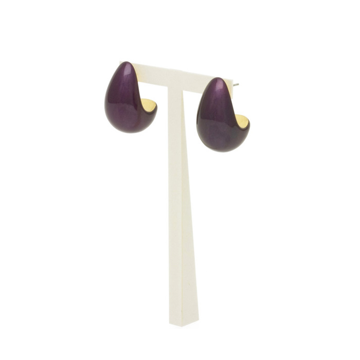 身につける漆 漆のアクセサリー ピアス 月の勺 坂本これくしょんの艶やかで美しくとても軽い和木に漆塗りのアクセサリー SAKAMOTO COLLECTION Wearable URUSHI Accessories Pierce moon of ladle foil purple 使いやすい形に上品で奥行き感のある香りたつようなパープルカラー、耳を包み込むような程よいボリューム感と軽さが人気、金箔がさりげなく華やかさをプラスします。 イメージ写真3