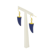 身につける漆 漆のアクセサリー ピアス つの 瑠璃色 坂本これくしょんの和木に漆のアクセサリー SAKAMOTO COLLECTION wearable URUSHI accessories pierces horns Deep blue lapis lazuli 上品で奥行き感のある魅惑のディープブルー、耳元で可愛く揺れる素敵なフォルム、片側約0.8gととても軽くて負担がかかりにくく１日着けても耳が痛くなりにくい仕上がりです。 イメージ写真5