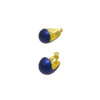 身につける漆 漆のアクセサリー イヤリング 月の勺 コバルト色 坂本これくしょんの艶やかで美しくとても軽い和木に漆塗りのアクセサリー SAKAMOTO COLLECTION wearable URUSHI accessories Earrings moon of ladle cobalt blue 耳たぶをそっとすくい包み込むようなやわらかい曲線、奥行き感のある発色の良い鮮やかな強いブルー、ほど良いボリユーム感を楽しめます。 イメージ写真3