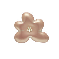 身につける漆 蒔絵のアクセサリー ペンダントブローチ 花 淡桜色 坂本これくしょんの艶やかで美しくとても軽い和木に漆塗りのアクセサリー SAKAMOTO COLLECTION Brooch Hana middle pale cherry pink ふっくらと満ち足りた量感を持ったフォルム、上品で温かみのあるピーチカラー、プラチナ箔と銀粒で蒔絵を施した作品。  #ブローチ #Brooch #花 #淡桜色 #花のブローチ #プラチナ箔蒔絵 #蒔絵のブローチ #軽いブローチ #漆のアクセサリー #漆塗り #身につける漆 #坂本これくしょん #会津  イメージ写真1