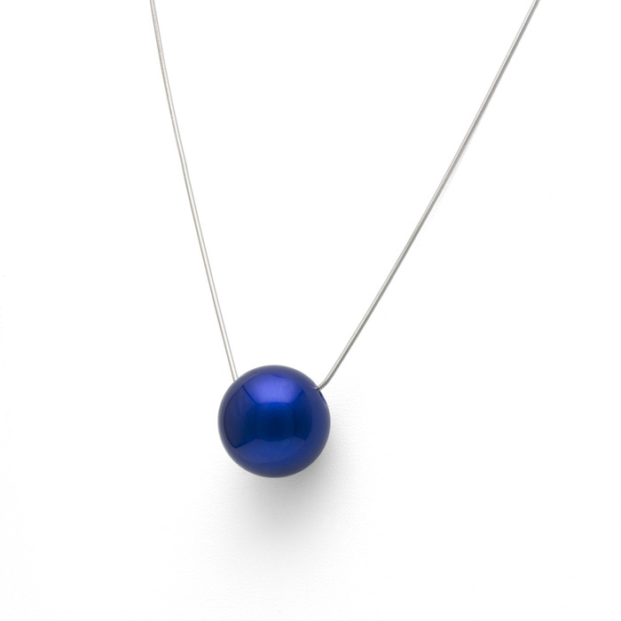 身につける漆 漆のアクセサリー ペンダント 木の実 コバルト色 坂本これくしょんの艶やかで美しくとても軽い和木に漆塗りのアクセサリー SAKAMOTO COLLECTION Wearable URUSHI Accessories pendants Nuts Cobalt blue ポロッとこぼれるような可愛らしさが魅力、発色の良い鮮やかなブルーが上品でクールな印象を演出、長さを微調整できる便利なチェーンコード。  #ペンダント #pendants #木の実 #コバルト色 #コバルトブルー #鮮やかなブルー #青鱗の色 #軽いペンダント #漆のアクセサリー #漆塗り #身につける漆 #坂本これくしょん #会津 