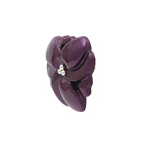 身につける漆 蒔絵のアクセサリー お花の ブローチ 銀芯紫艶華（ぎんしんしえんはな）箔紫色坂本これくしょんの艶やかで美しくとても軽い和木に漆塗りのアクセサリー、香りたつような艶やかなパープルカラー Wearable URUSHI Accessories brooches Pendant Flower violet PurpleColor 日本女性の肌に合う香りたつような艶やかな人気のパープルカラー箔紫色、花をモティーフとし花芯に散りばめられた銀の粒が印象的、箔紫色のアクセサリーは古希のプレゼントにも喜ばれています。 イメージ写真2