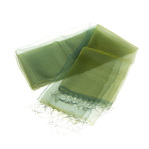 まるで羽衣のような軽やかさが特徴のとても使いやすいシルクスカーフ 花衣 はなごろも SAKAMOTO COLLECTION Silk organza scarf flower clothing deep green gradation 人の手の作り出す温かみと繊細さと緻密さ、新緑を思わせるグリーンから深緑へと変わるグラデーションカラーが重なり合って奥行を演出、外出時やオフィスなどでの冷房対策としても活躍しそう。  #シルクスカーフ #silkscarf #オーガンジースカーフ #グラデーション #ストール #花衣 #手織り #手染め #冷房対策 #プレゼント #軽いスカーフ #坂本これくしょん #会津 