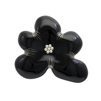 身につける漆 蒔絵のアクセサリー ブローチ 花 黒色 坂本これくしょんの艶やかで美しくとても軽い和木に漆塗りのアクセサリー SAKAMOTO COLLECTION Wearable URUSHI brooch Flower black ぱっと開いた大輪の花のインパクトが人の目を惹くデザイン、花芯に銀粒、花弁の割れ目をプラチナ箔の蒔絵で描き立体感を出しています。  #ブローチ #brooch #花 #黒 #漆黒 #漆黒の黒 #銀粒 #プラチナ箔 #蒔絵のブローチ #軽いブローチ #漆のアクセサリー #漆塗り #身につける漆 #坂本これくしょん #会津  イメージ写真1