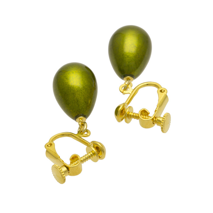 身につける漆 漆のアクセサリー イヤリング 華蜜珠 ピスタチオ色 坂本これくしょんの艶やかで美しくとても軽い和木に漆塗りのアクセサリー SAKAMOTO COLLECTION wearable URUSHI accessories earrings Hana Mitsu Zhu pistachio green ゆらゆら揺れるふっくらとしたつぼみ型、ヨーロピアンテイストの格調あるグリーン、軽く耳が痛くなりにくいつくり。  #イヤリング #earrings #華蜜珠 #ピスタチオ色 #グリーンイヤリング #pistachio #漆のアクセサリー #身につける漆 #軽いアクセサリー #漆塗り #軽さを実感 #坂本これくしょん #会津