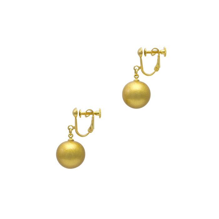 身につける漆 漆のアクセサリー イヤリング 糖蜜珠 金流星色 坂本これくしょんの艶やかで美しくとても軽い和木に漆塗りのアクセサリー SAKAMOTO COLLECTION Wearable URUSHI Accessories earrings Molasses jewel gold meteor color 糖蜜のようにつややかな丸い珠が耳元で女性らしくゆらゆら揺れる、日本人の肌に合う上品なゴールドカラー。  #イヤリング #earrings #糖蜜珠 #金流星色 #漆塗り #上品なゴールド #耳が痛くない #軽いイヤリング #漆のアクセサリー #漆塗り #身につける漆 #坂本これくしょん #会津  イメージ写真1 
