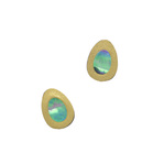 ファンタジー 蒔絵のアクセサリー イヤリング たまご2.6 金色粉 伝統工芸から生まれたファンタジーをまとうブランド マドマドこれくしょん mado mado collection Fantasy MAKIE accessories earrings Lucky Eggs golden color インパクトたっぷりの抜群な存在感、オーロラ色の螺鈿蒔絵が煌めくたまご型、牛革に蒔絵技法で金色粉を蒔き中央にはオーロラ色に輝く螺鈿、ラッキーモチーフのわくわくする夢のあるデザインは大人可愛いアクセサリーです。  #イヤリング #螺鈿蒔絵 #レザーイヤリング #蒔絵のイヤリング #LuckyEggs #SilverEggs #たまご型イヤリング #蒔絵のアクセサリー #軽いアクセサリー #Fantasy #madomadocollection #ファンタジー #マドマドこれくしょん #坂本これくしょん