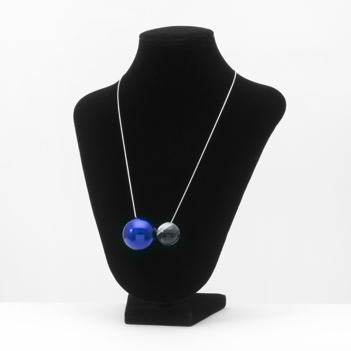 Jewel of Forest ～森の宝石～ 漆のアクセサリー ペンダント 漆の実×アクリル コバルト色 伝統工芸から生まれた、坂本これくしょんのプレミアムシリーズ　洗練されたデザインジュエリー Wearable URUSHI Accessories necklace Seed of URUSHI acrylic Cobalt blue color 自然の中から編み出されてきた日本の伝統文化の中でも漆は森が生みだした宝物、アクリルの球体は独自の技法で中心より上部に穴を開け銀色粉を施し、魚眼レンズ効果で角度によりとても不思議なパワーを感じます。  #漆のアクセサリー #漆のペンダント #ペンダント #漆の実 #アクリル #コバルト色 #森の宝石 #デザインジュエリー #青鱗の色 #プレミアムシリーズ #JewelOfForest #designjewelry #Cobaltblue #新感覚アクセサリー #Accessories #会津若松市 メイン写真 