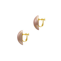 身につける漆 漆のアクセサリー イヤリング 月の雫 淡桜色 坂本これくしょんの艶やかで美しい和木に漆塗りのアクセサリー SAKAMOTO COLLECTION Wearable URUSHI Accessories earrings MoonDrops pale sakura color 使いやすいベーシックなフォルムが人気、日本人の肌に合う上品で温かみのあるピーチカラー、軽くて耳元に負担がかかりにくいのが嬉しい。 イメージ写真2
