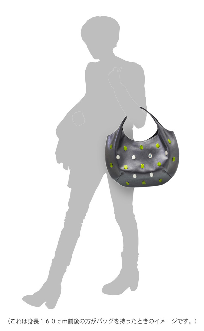身につける漆 蒔絵 十六夜 ハンドバッグ ライムたまご ライム色 銀色粉 坂本これくしょんの女性がお洒落にかつスタイリッシュに携帯 SAKAMOTO COLLECTION wearable MAKIE handbag Sixteen nights moon Egg Lime green & silver まあるい形のきちんとした印象の愛らしいフォルム、爽やかなライム色と銀色のたまご型のモチーフにアクセントの螺鈿。 イメージ写真6