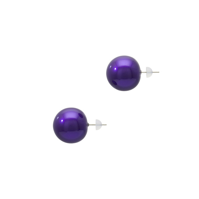 身につける漆 漆のアクセサリー チタンポスト ピアス 球2.0 本紫色 坂本これくしょんの艶やかで美しくとても軽い和木に漆塗りのアクセサリー SAKAMOTO COLLECTION wearable URUSHI accessories pierce Sphere 20 Pure purple 大きめのボリューム感が楽しめる直径2㎝のチタンポストピアス、発色の良い鮮やかな「本紫色」は上品でクールな印象でカジュアルにもフォーマルにもオールシーズン活躍、軽くてピアスホールに負担をかけにくく耳が痛くなりにくいつくり、かぶれ防止コートで安心です。 イメージ写真2