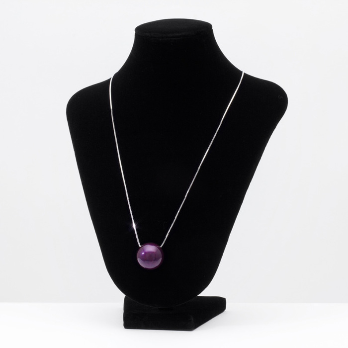 身につける漆 漆のアクセサリー ペンダント 木の実 箔紫色 スライド式 ボックスチェーンコード シルバー 坂本これくしょんの艶やかで美しくとても軽い和木に漆塗りのアクセサリー SAKAMOTO COLLECTION wearable URUSHI accessories  pendants Nuts Purple color Adjustable Box Chain Code 高級感漂う香りたつような艶やかなお色が人気のパープル、ポロッとこぼれるような可愛らしさが魅力の素敵なフォルム、便利でスタイリッシュなシルバーコードはお洋服に合わせて長さ調節が可能です。  #漆のアクセサリー #軽いペンダント #漆のペンダント #木の実 #紫色 #古希のプレゼント #喜寿のプレゼント #accessories #jewelry #pendants #purplecolor #ForPresent #ForGift #fashion #design #身につける漆 #軽さを実感 #坂本これくしょん メイン写真