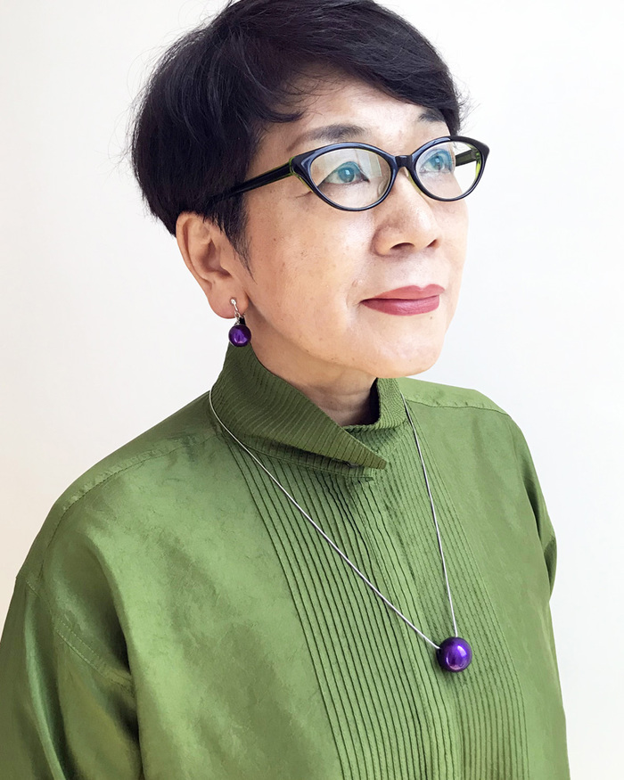 身につける漆 漆のアクセサリー イヤリング 糖蜜珠 本紫色 坂本これくしょんの艶やかで美しくとても軽い和木に漆塗りのアクセサリー SAKAMOTO COLLECTION wearable URUSHI earrings Molasses Jewel Pure purple ゆらゆら揺れる愛らしいフォルム、クールな印象の発色良いパープルカラー、古希・喜寿のお祝い、プレゼントにも喜ばれます。 イメージ写真2