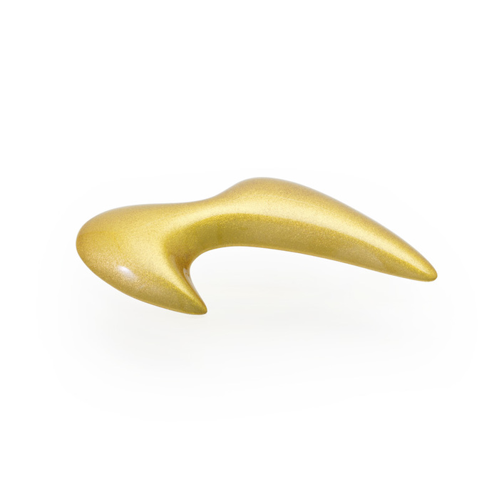 身につける漆 漆のアクセサリー ブローチ ブーメラン 金流星色 坂本これくしょんの艶やかで美しくとても軽い和木に漆塗りのアクセサリー SAKAMOTO COLLECTION wearable URUSHI accessories brooches Boomerang Gold meteor color シャープで存在感ある使いやすいフォルム、流星のようなキラ感を持たせた光沢のあるオリジナルのゴールドカラー、お手持ちのチェーンやコードをつけてペンダントとしても使える、個性を際立たせたデザイン性の高いアイテムです。 イメージ写真4