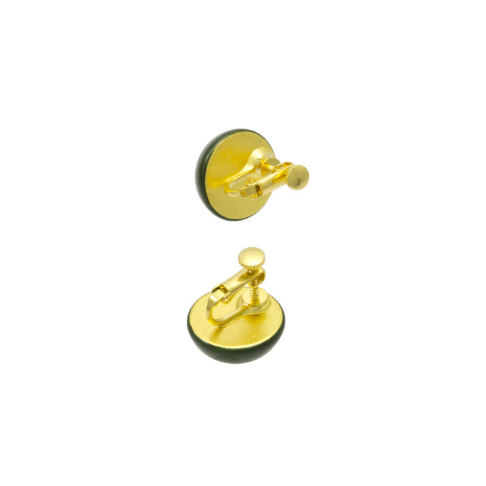 身につける漆 漆のアクセサリー イヤリング ドーム1.8 ひすい色 坂本これくしょんの艶やかで美しくとても軽い和木に漆塗りのアクセサリー SAKAMOTO COLLECTION wearable URUSHI accessories earrings Dome 18 Jade 丸いドーム型のとてもかわいらしく使いやすい形、翡翠のような上品で奥行き感のある艶やかなオリジナルのグリーンカラー、スクリュー＆クリップタイプの留め金具は耳たぶの厚さに合わせてサイズ調節が可能、軽いので1日着けていても耳が痛くなりにくい仕上が嬉しい。 イメージ写真4