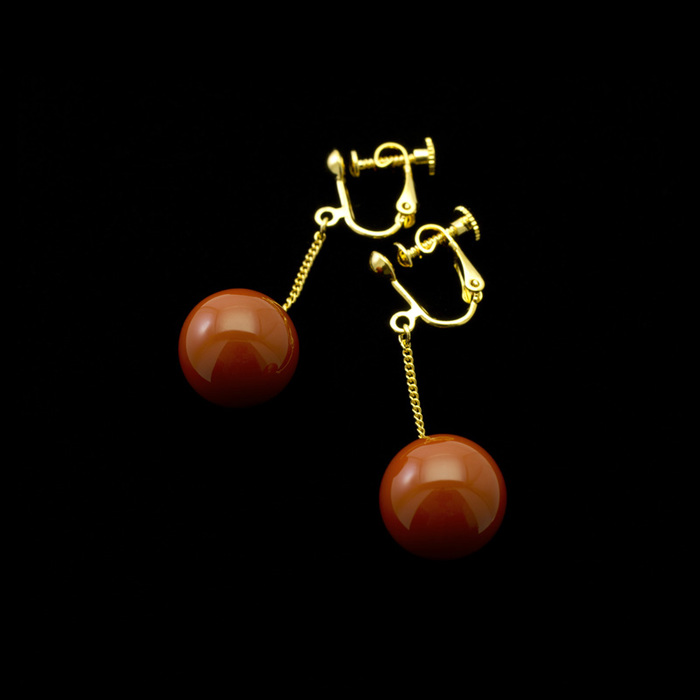 身につける漆 漆のアクセサリー イヤリング ブランコ 糖蜜珠 洗朱色 坂本これくしょんの艶やかで美しくとても軽い和木に漆塗りのアクセサリー SAKAMOTO COLLECTION wearable URUSHI earrings Blanco Molasses Jewel Wash Vermilion 上品で奥行き感のある日本の伝統色、ゆらゆらと美しく揺れるアイテム、還暦のお祝い、プレゼントにも喜ばれます。  #イヤリング #earrings #ブランコ #糖蜜珠 #洗朱色 #軽いイヤリング #耳が痛くない #還暦のお祝い #プレゼント #漆のアクセサリー #身につける漆 #坂本これくしょん #会津 