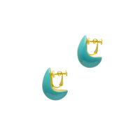 身につける漆 漆のアクセサリー イヤリング 月の勺 エメラルドブルー 坂本これくしょんの艶やかで美しくとても軽い和木に漆塗りのアクセサリー SAKAMOTO COLLECTION wearable URUSHI accessories earrings Moon Ladle emerald blue 耳を包み込むような程よいボリューム感と軽くて着け心地のよさが嬉しい人気のフォルム、上品で爽やかな印象のオリジナルブルーカラーは華やかですが派手すぎず大人の装いを演出、ウレタンコートで安心して長くお使いいただけます。 イメージ写真3