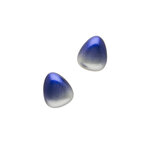 身につける漆 漆のアクセサリー イヤリング 花びら コバルト銀ぼかし色 坂本これくしょんの艶やかで美しくとても軽い和木に漆塗りのアクセサリー SAKAMOTO COLLECTION wearable URUSHI earrings Petal Cobalt Blue Silver blur 奥行き感のあるブルーに銀色粉を蒔いた上品でクールな印象が素敵、ふわりと軽やかな曲線美がさりげない存在感。  #イヤリング #earrings #花びら #コバルト銀ぼかし色 #コバルトブルー #青いイヤリング #軽いイヤリング #耳が痛くない #身につける漆 #坂本これくしょん #会津 