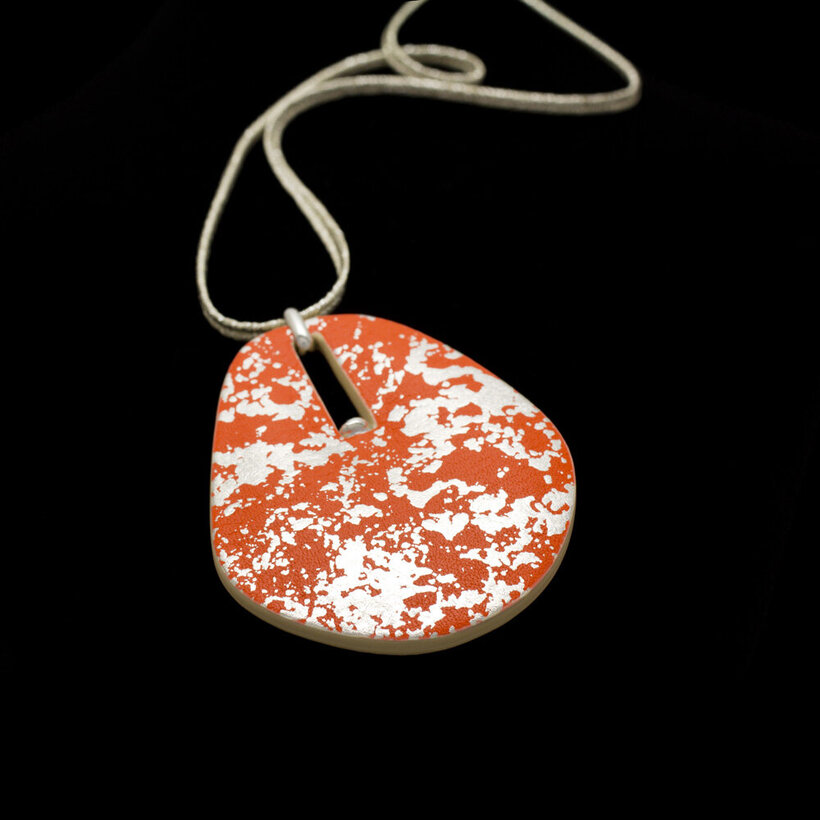 MAN1169 mado mado collection Fantasy MAKIE Leather pendant Drop Orange white platinum-9.jpg