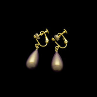 坂本これくしょん 身につける漆 漆のアクセサリー イヤリング 華雫1.8 紫苑金砂色 艶やかで美しくとても軽い和木に漆塗りのアクセサリー SAKAMOTO COLLECTION wearable URUSHI earring Flower Drops Golden Pale purple 艶やかでかわいらしいフォルムの雫型、金色の中からフワっと紫が浮き出てきたような淡い色合いは日本人の肌に合う上品なパープルカラー。 イメージ写真6