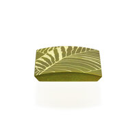 坂本これくしょん 身につける漆 漆のアクセサリー ブローチ 金箔 万葉 ピスタチオ色 艶やかで美しくとても軽い和木に漆塗りのアクセサリー SAKAMOTO COLLECTION wearable URUSHI brooch Gold Leaf Manyo Pistachio green 艶やかで美しい格調あるグリーン、大柄の葉が重なる様子をシンプルにデザインした金箔蒔絵、バチカン付きでペンダントとしても素敵に使えます。 イメージ写真3