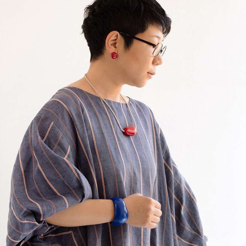 01N8568 SAKAMOTO COLLECTION wearable URUSHI pendant Fava Beans Red White silver cord-8.jpg