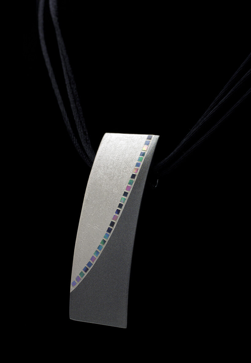 57N4484 SAKAMOTO COLLECTION wearable URUSHI pendant Strip Raden Line Silver sand color-8.jpg