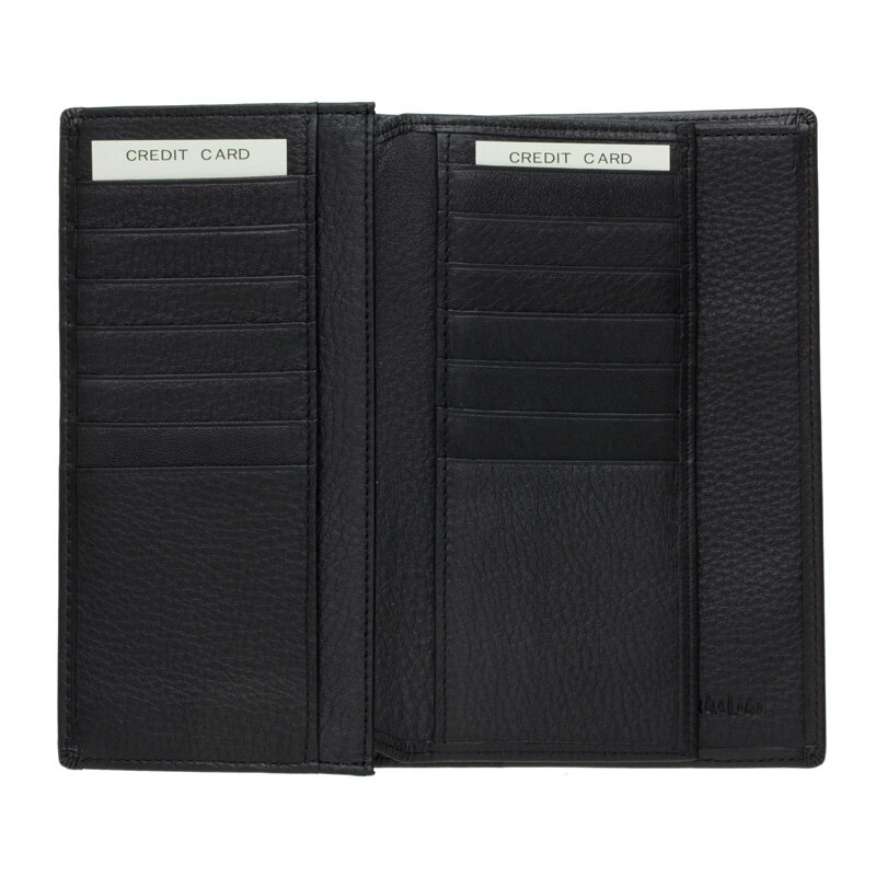 Sakamotocollection_longwallet_inside1 お金入れお札やチケットを折らずに入れられる横長タイプ。ファスナー付きの大きな部屋があり、いつの間にか増えている小銭もスッキリ収まります。小銭入れのファスナーは開閉がしやすいように革のつまみを付け、開口部も広げたことで、小銭の出し入れがしやすいつくり