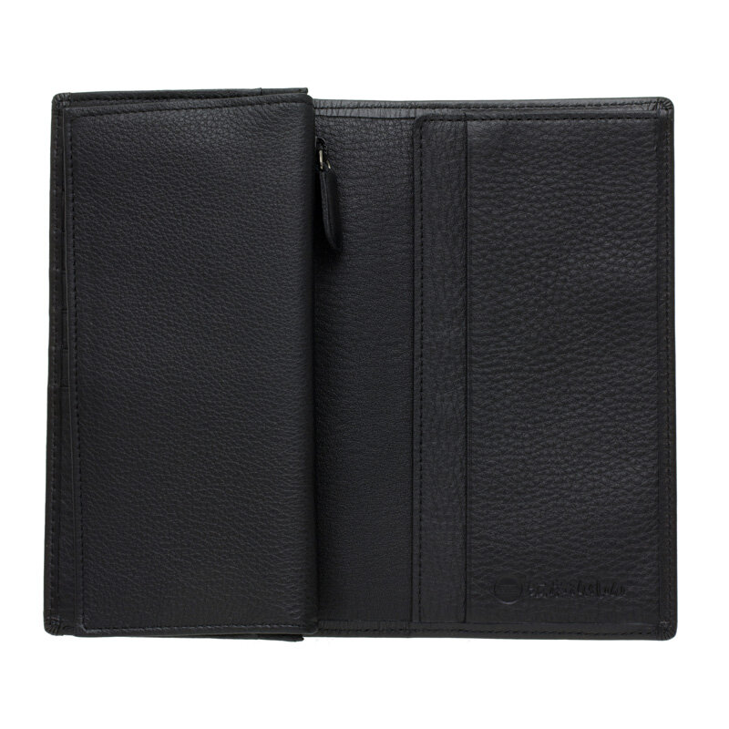 Sakamotocollection_longwallet_inside1 坂本これくしょんの牛革に蒔絵の長財布は機能性を持たせながらも、女性がお洒落に持つ長財布をつくりたい、という思いから、伝統の技術を活かしつつ、専門の職人の手により一つ一つ丁寧に仕立てられております